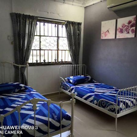 Ibu Home-To-Stay Pasir Gudang Exterior foto
